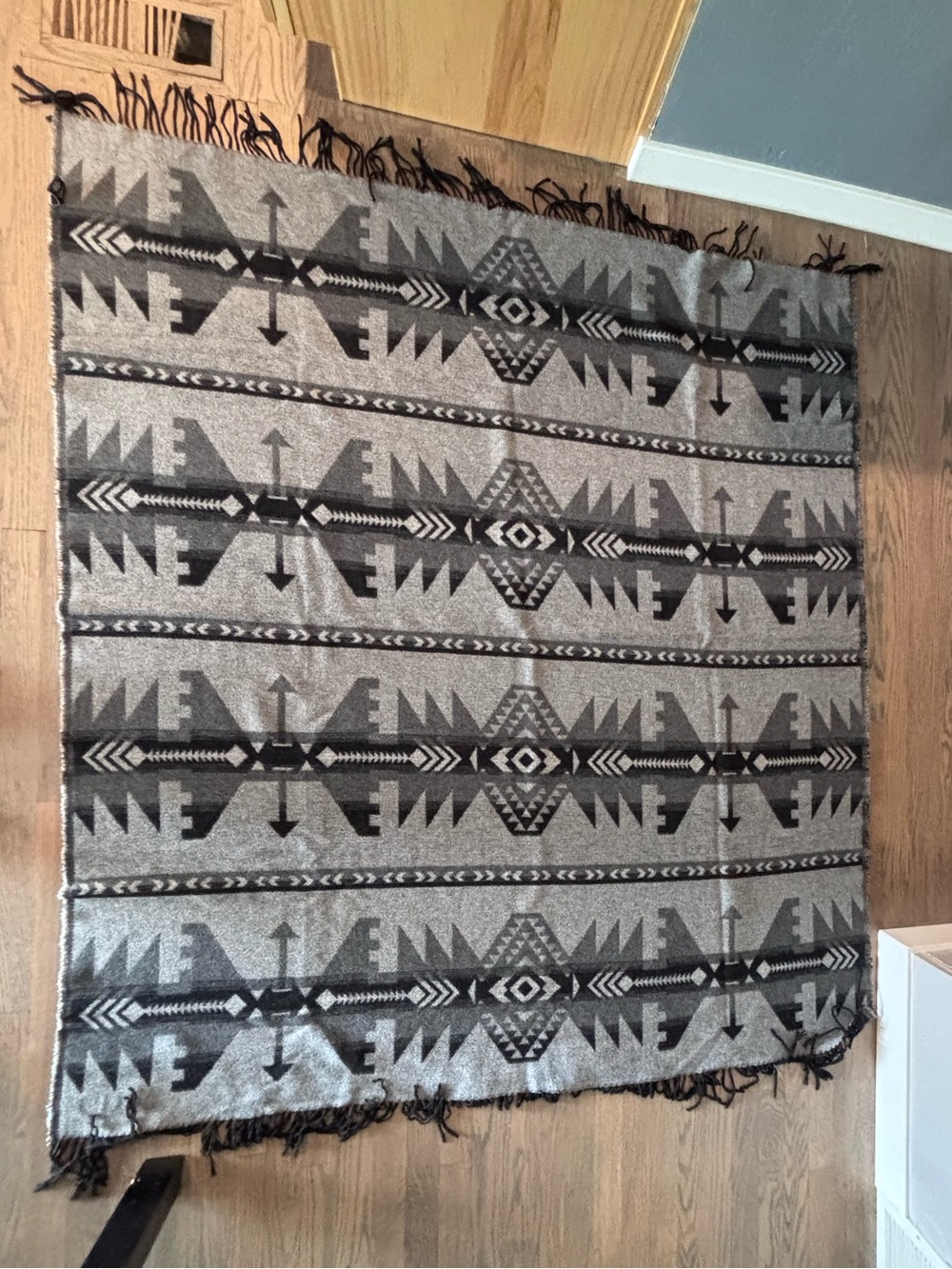 The Sackcloth and Ashes WOOL BLEND Arrow Mexican Blanket - Picture 5 of 5